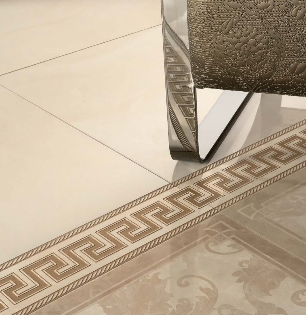 Versace 24.jpg Versace 24.jpg